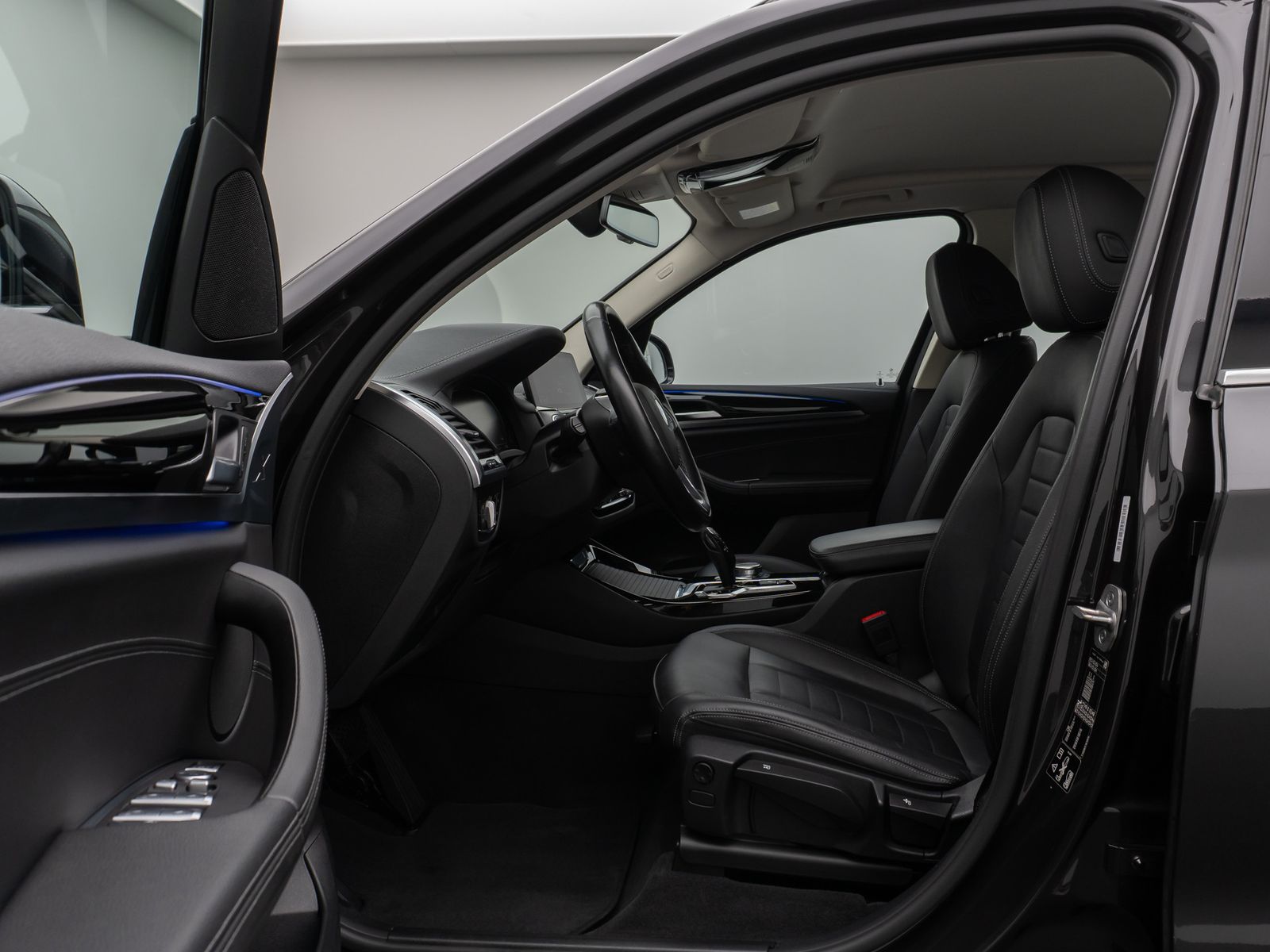 Fahrzeugabbildung BMW X3 xD30d LuxuryLine 360°HUD DAB HiFi AHK Komfort