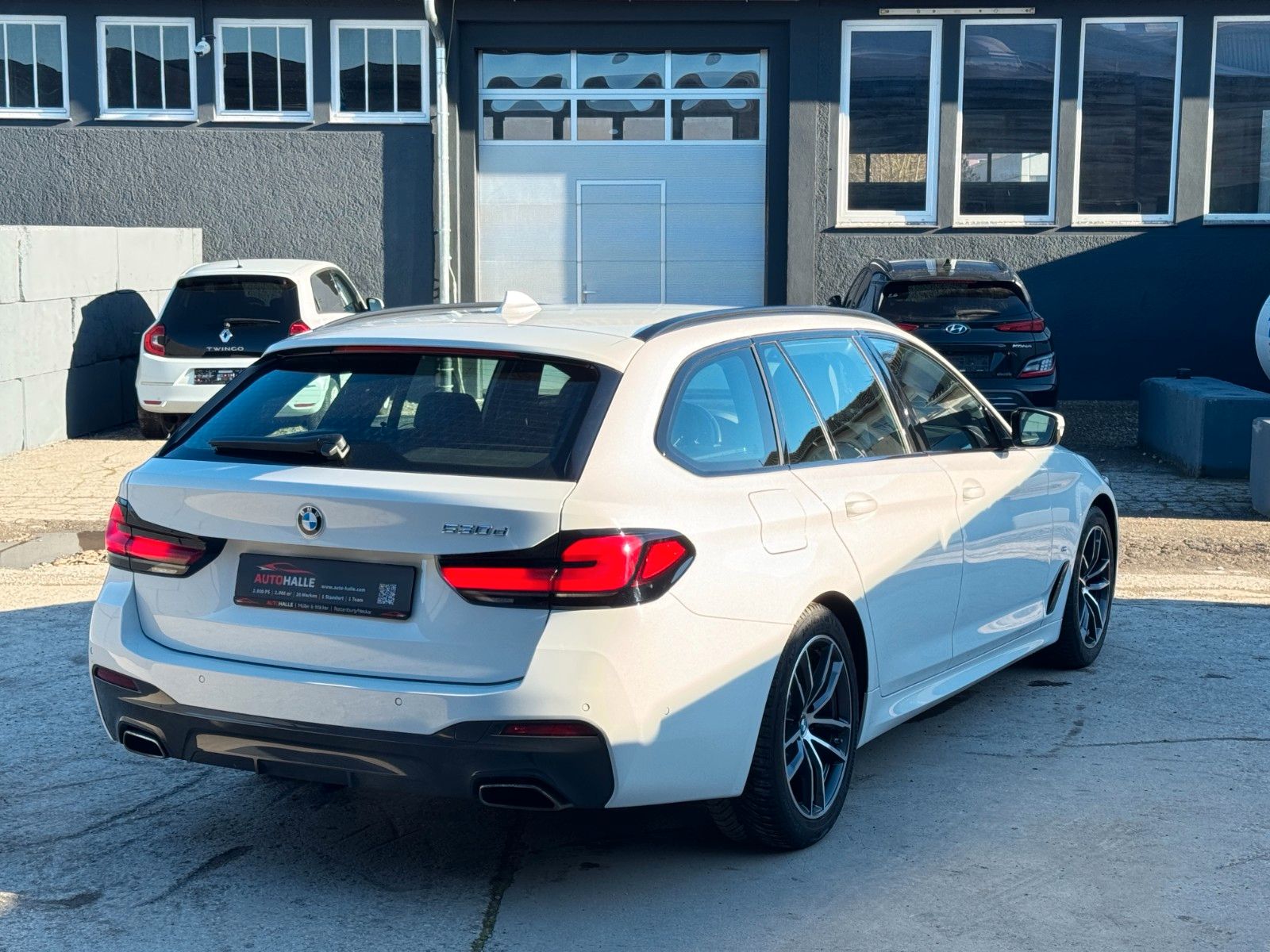 Fahrzeugabbildung BMW 530d Touring M Sport Shad HuD H&K LHZ SHZ Leder