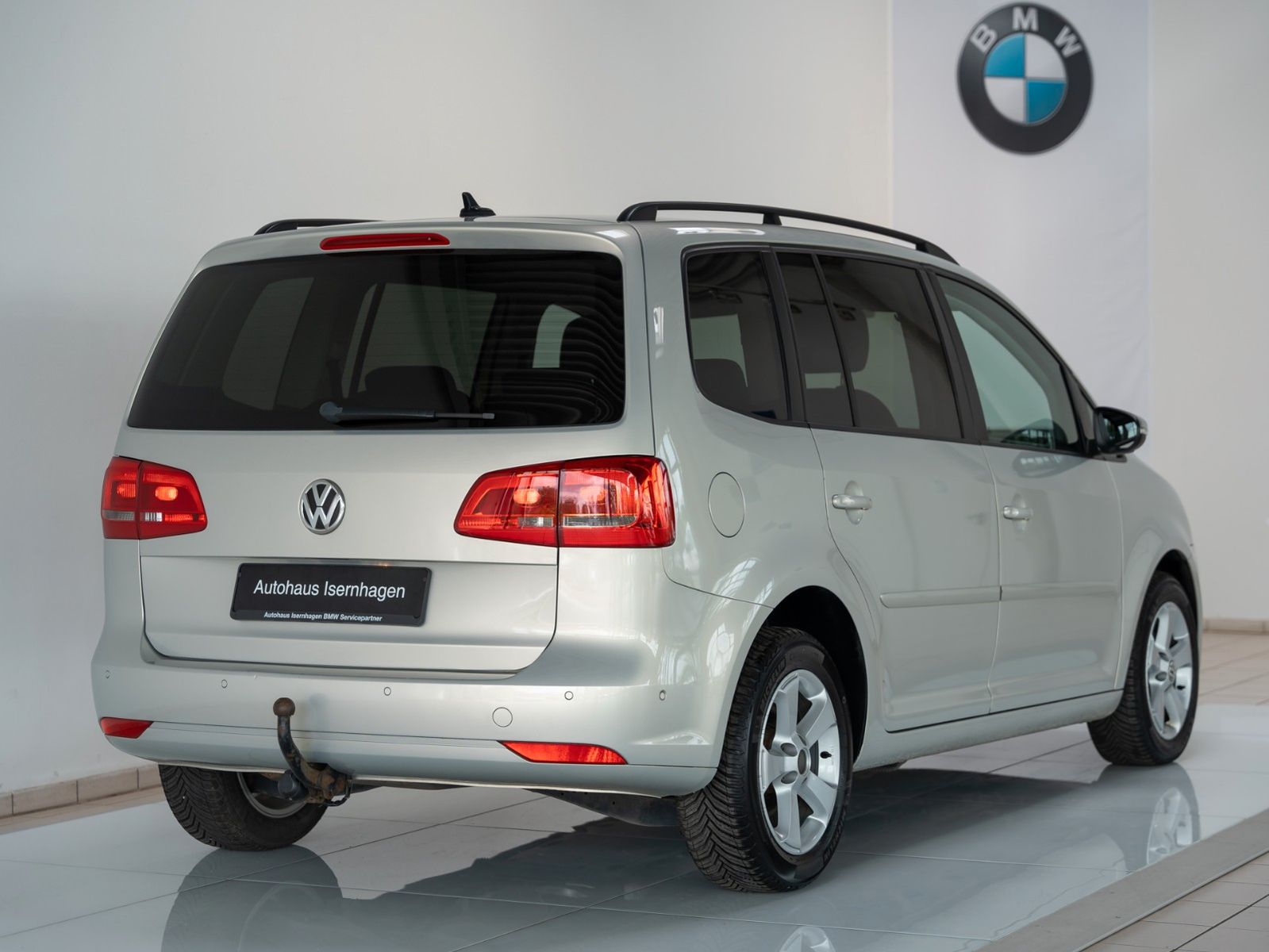 Fahrzeugabbildung Volkswagen Touran Comfortline BMT ParkAssist Navi Stdhzg LM