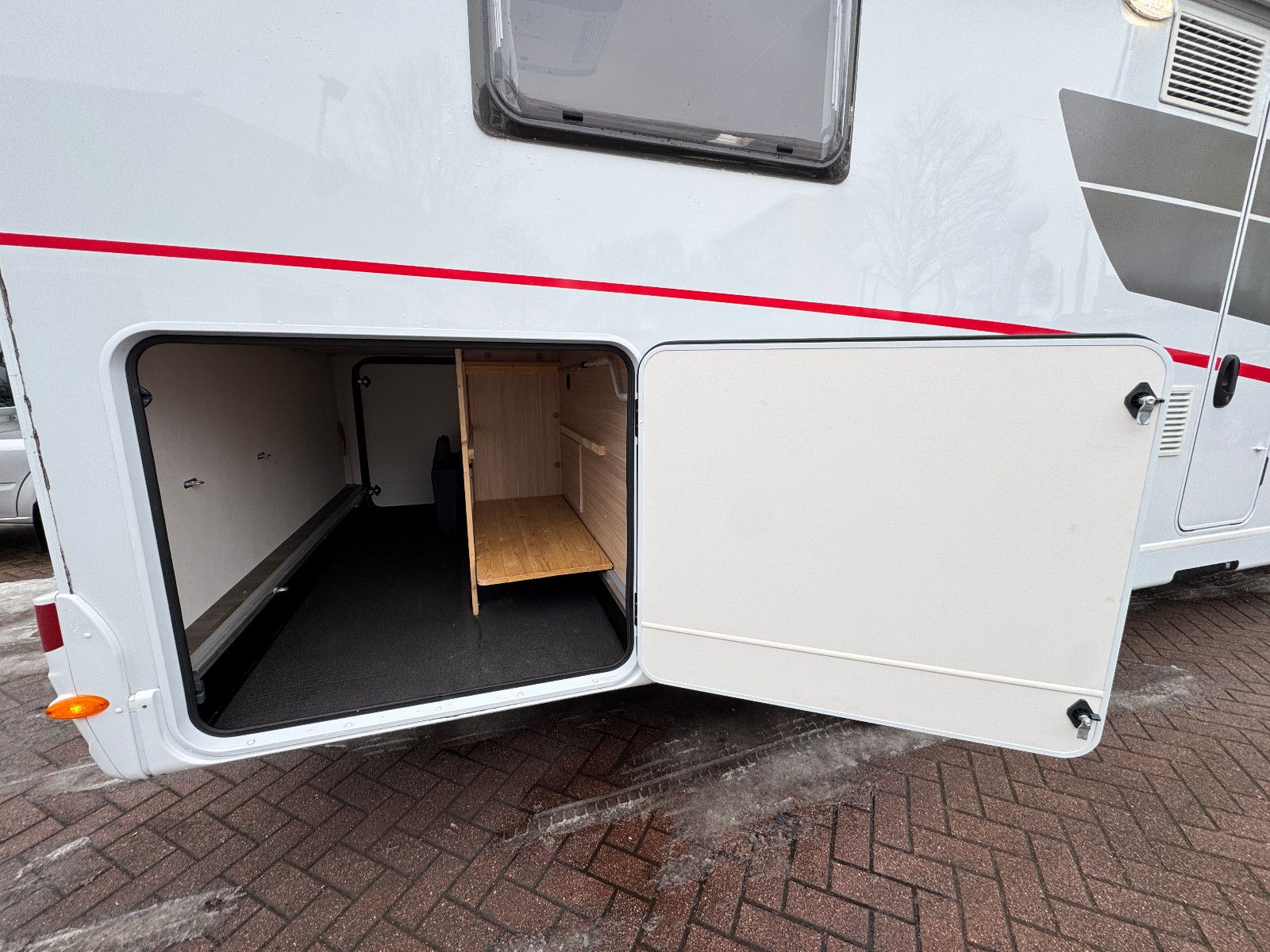 Fahrzeugabbildung Sunlight T69 L PANORAMA DACHKLIMA SAT NAVI QUEENSBETT WC+