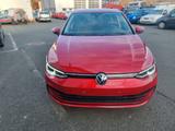Volkswagen Golf VIII Lim. Life voll fahrbereit - Volkswagen: Unfallwagen