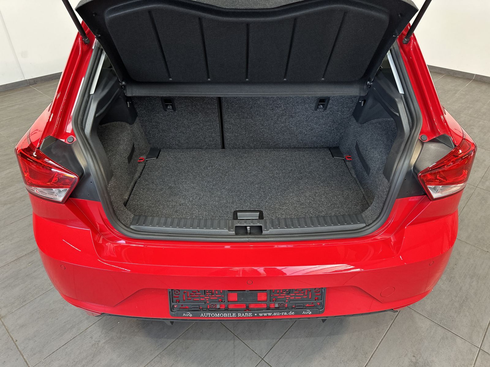 Fahrzeugabbildung SEAT Ibiza 1.0 TSI Style 5-Türer NAV+LED+CARPLAY+1HD