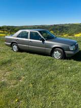 Mercedes-Benz Mercedes Benz E200 Automatik W124 H-Zulassung - gebrauchte Mercedes-Benz E 200 aus dem Jahr 1993