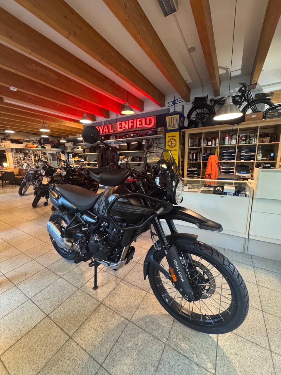 Royal Enfield RE 450 Himalayan Mana Black