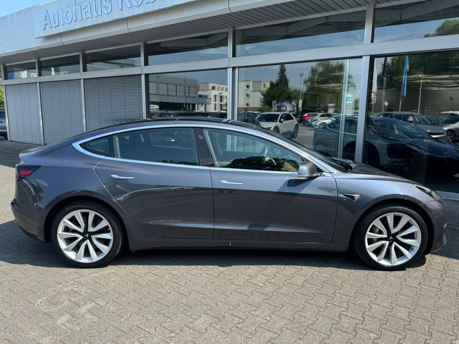 Fahrzeugabbildung Tesla Model 3 LR Dual AWD PANO+STDHZ+NAVI+LED+ACC+