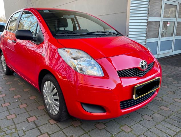 Toyota Yaris Cool 1 Hand