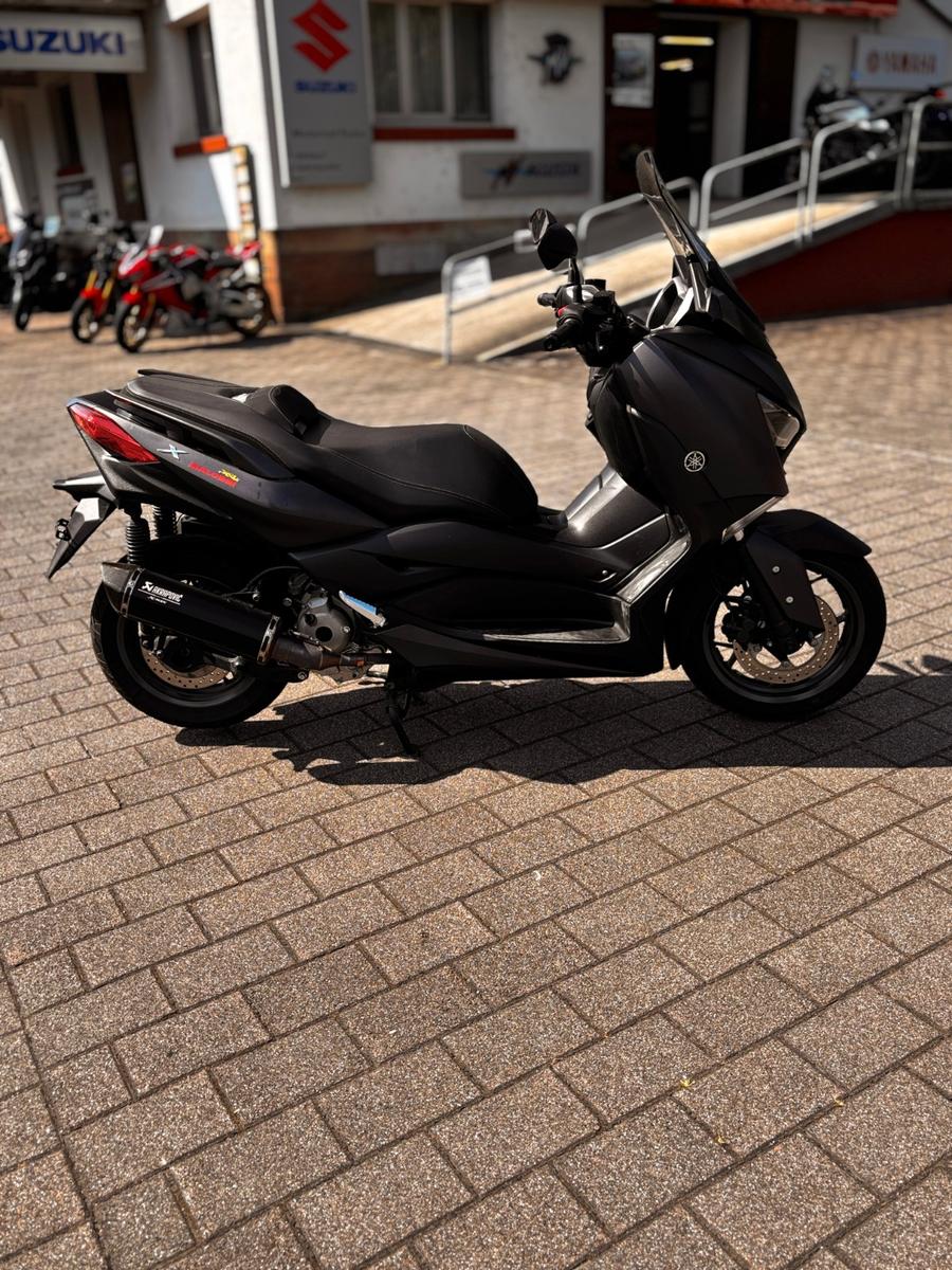Yamaha X-Max 300