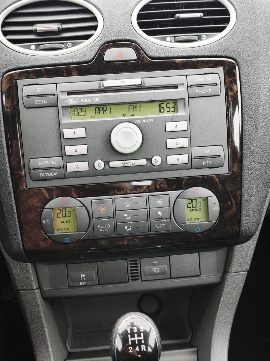 Ford Focus 2005 — photo 11