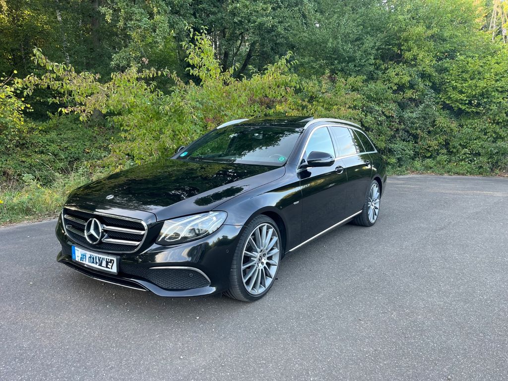 Image of Mercedes-Benz E 220