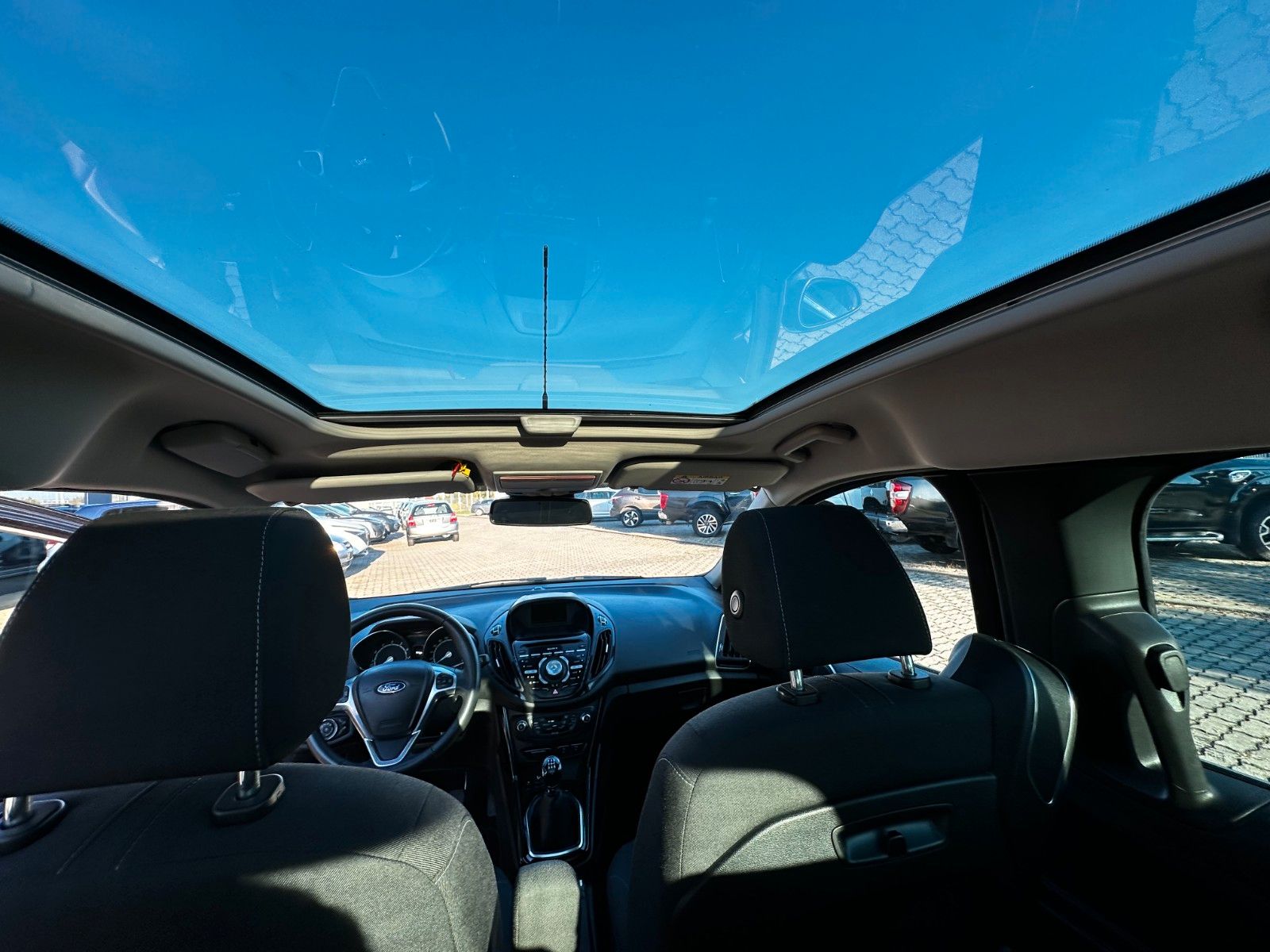 Fahrzeugabbildung Ford B-Max KD Neu Top Zustand Allw.Reifen TÜV Neu
