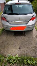 Opel Astra 1.9 cdti - Opel Astra aus 2006 mit Diesel-Antrieb: Limousine