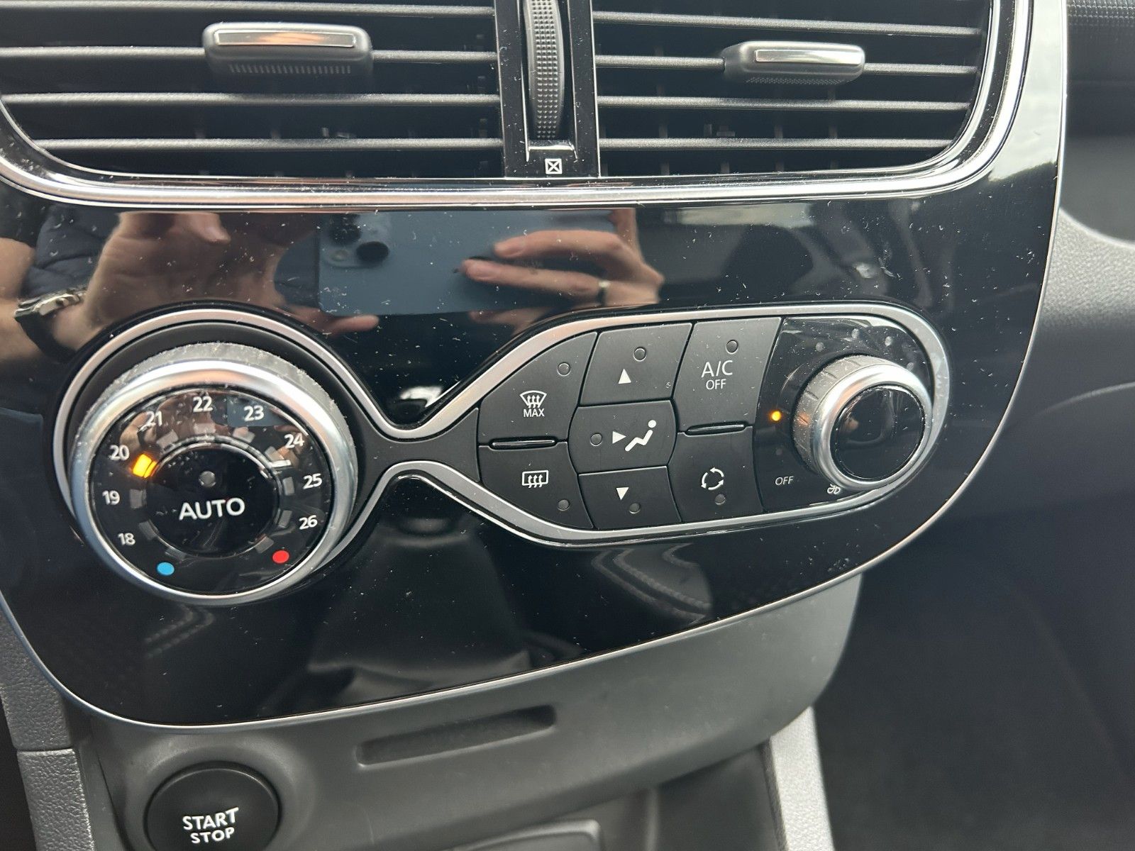 Fahrzeugabbildung Renault Clio IV Collection