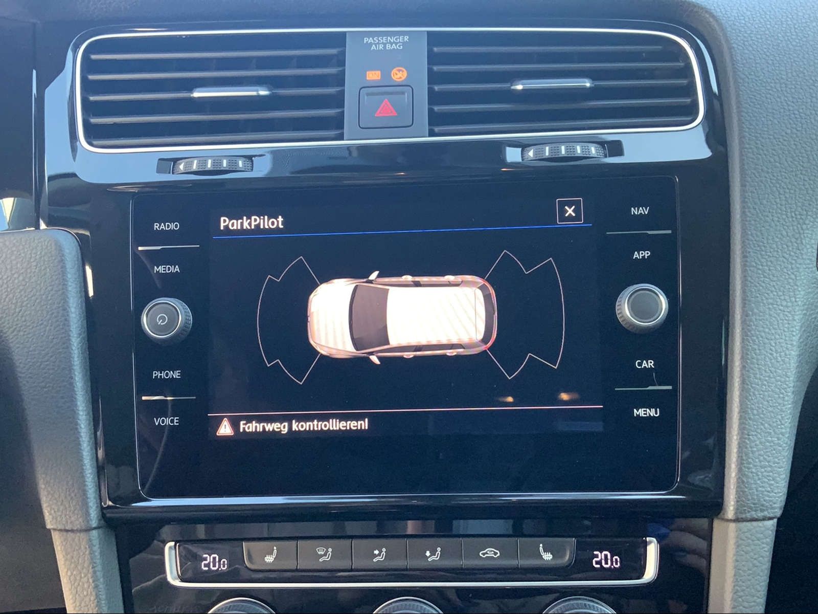 Golf VII 1.0 TSI IQ.DRIVE,NAV,SHZ, Light Assist.