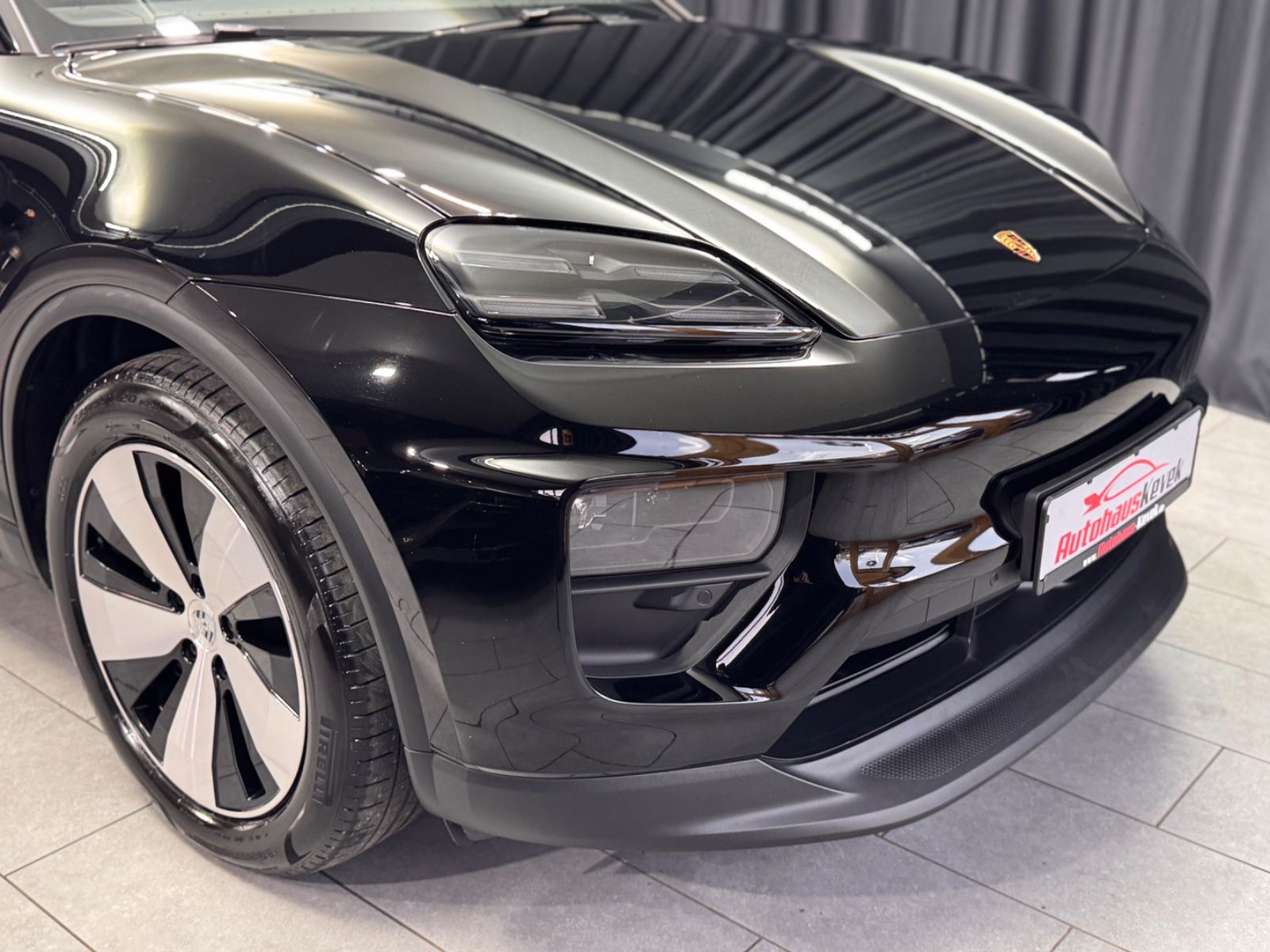 Fahrzeugabbildung Porsche Macan Electric 4|BOSE|PANORAMA|KAMERA|