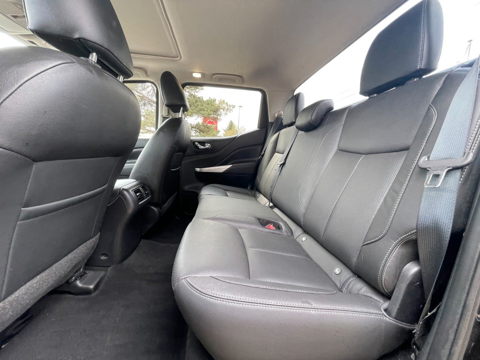 Fahrzeugabbildung Nissan Navara NP300 Tekna Double Cab 4x4