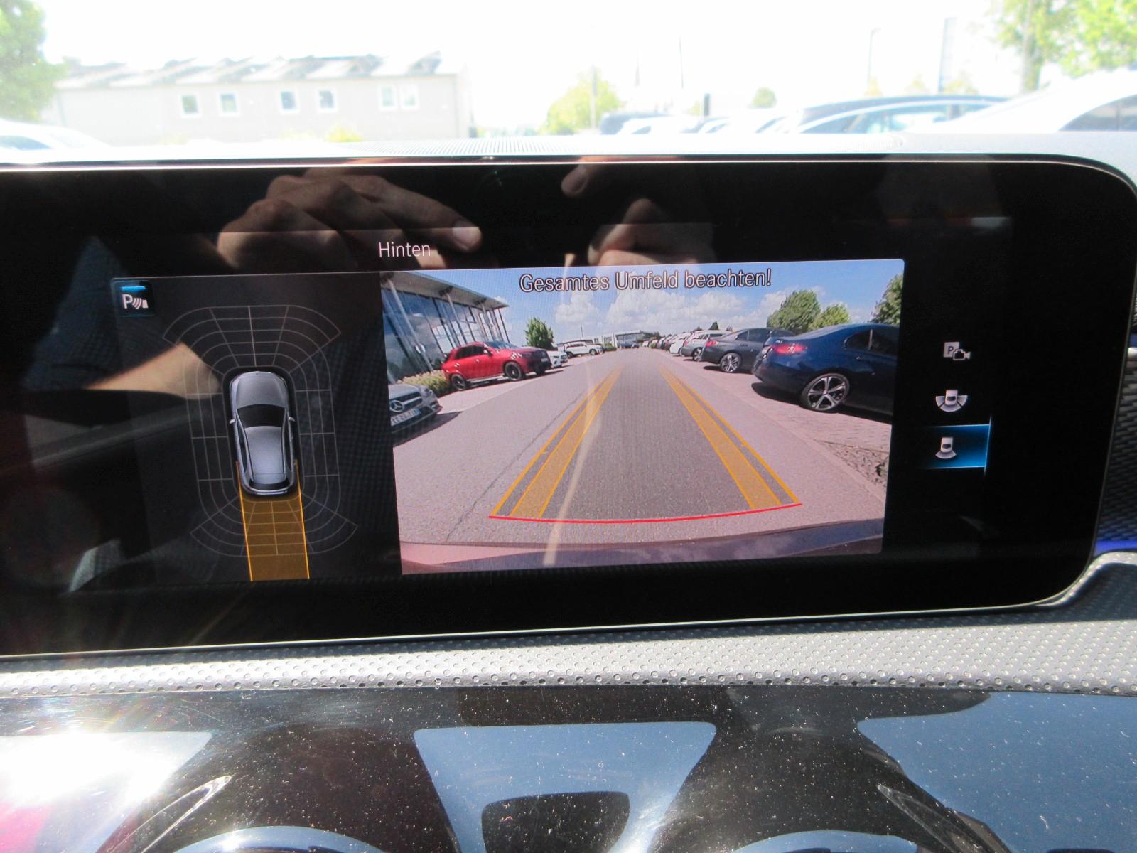 Mercedes-Benz A 180 Progressive 7G LED Navi Kamera CarPl. Ambi