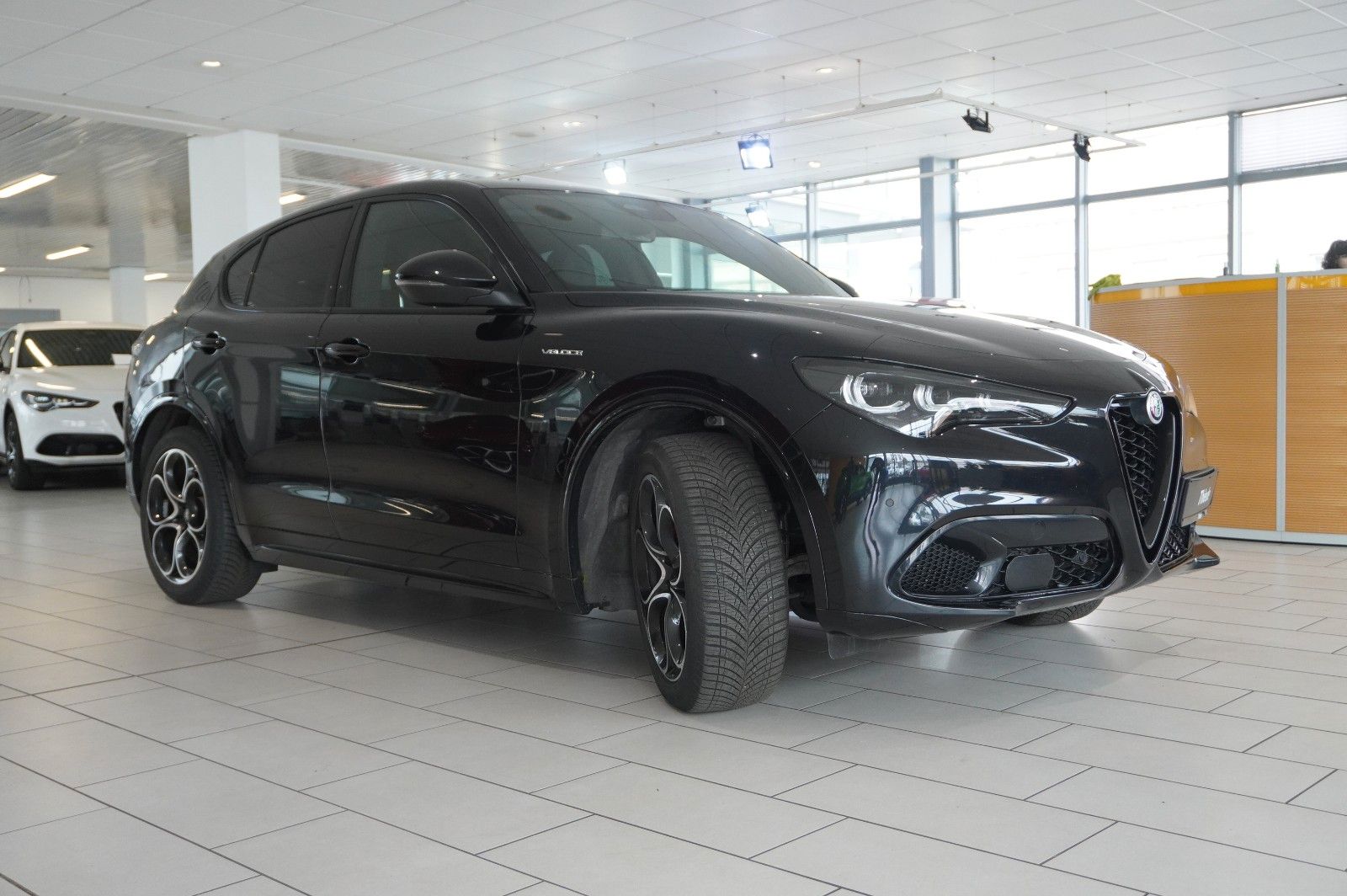 Fahrzeugabbildung Alfa Romeo Stelvio 2.2D VELOCE Q4 NAVI/LED/KAMERA/MATRIX/SH