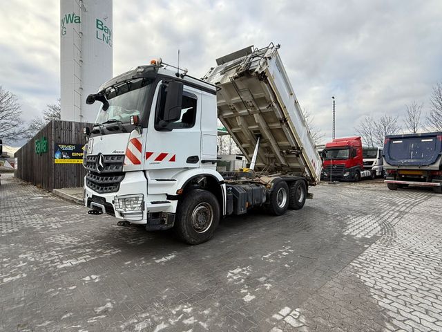 Mercedes-Benz Arocs 4