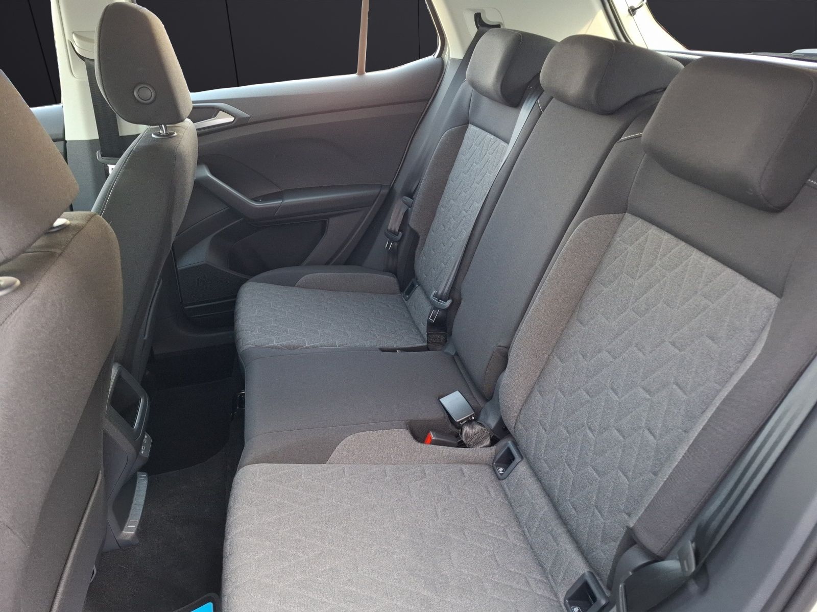 Fahrzeugabbildung Volkswagen T-Cross TSI Life DSG LED CarPlay AID ACC RFK SH