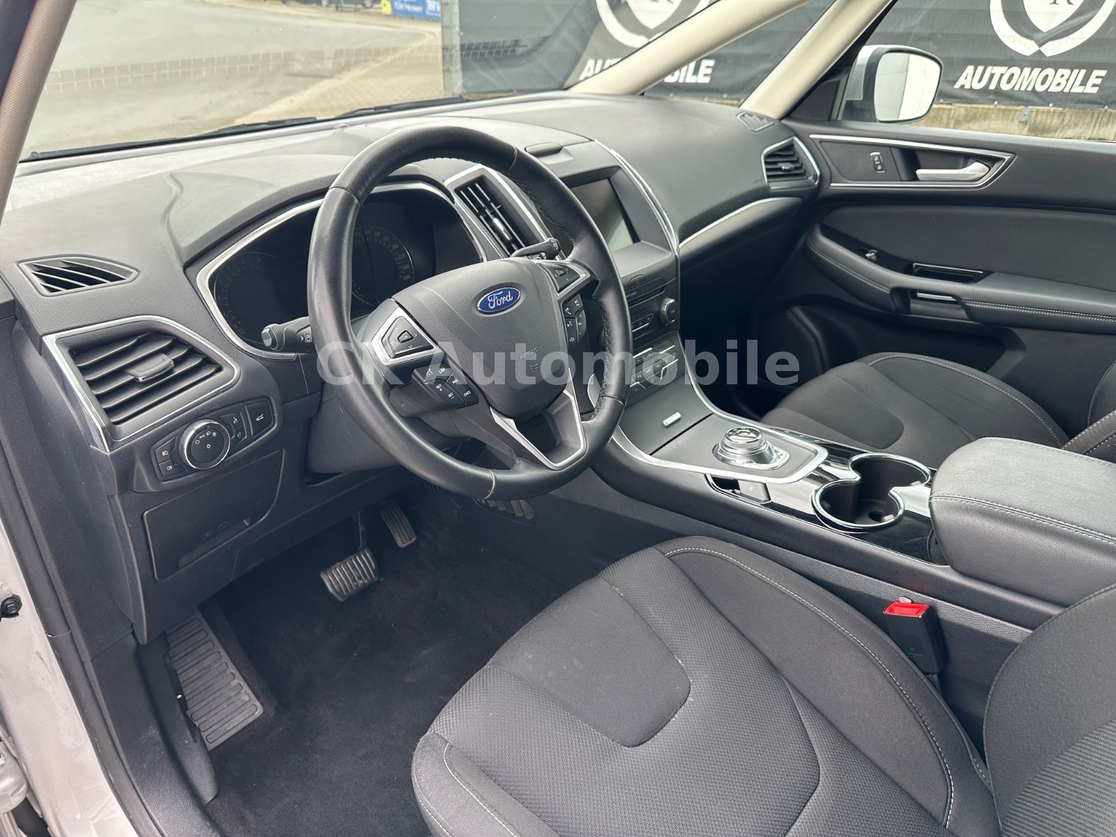 Fahrzeugabbildung Ford S-MAX Titanium 2.0TDCi Autom./Navi/LED/Kam./AHK