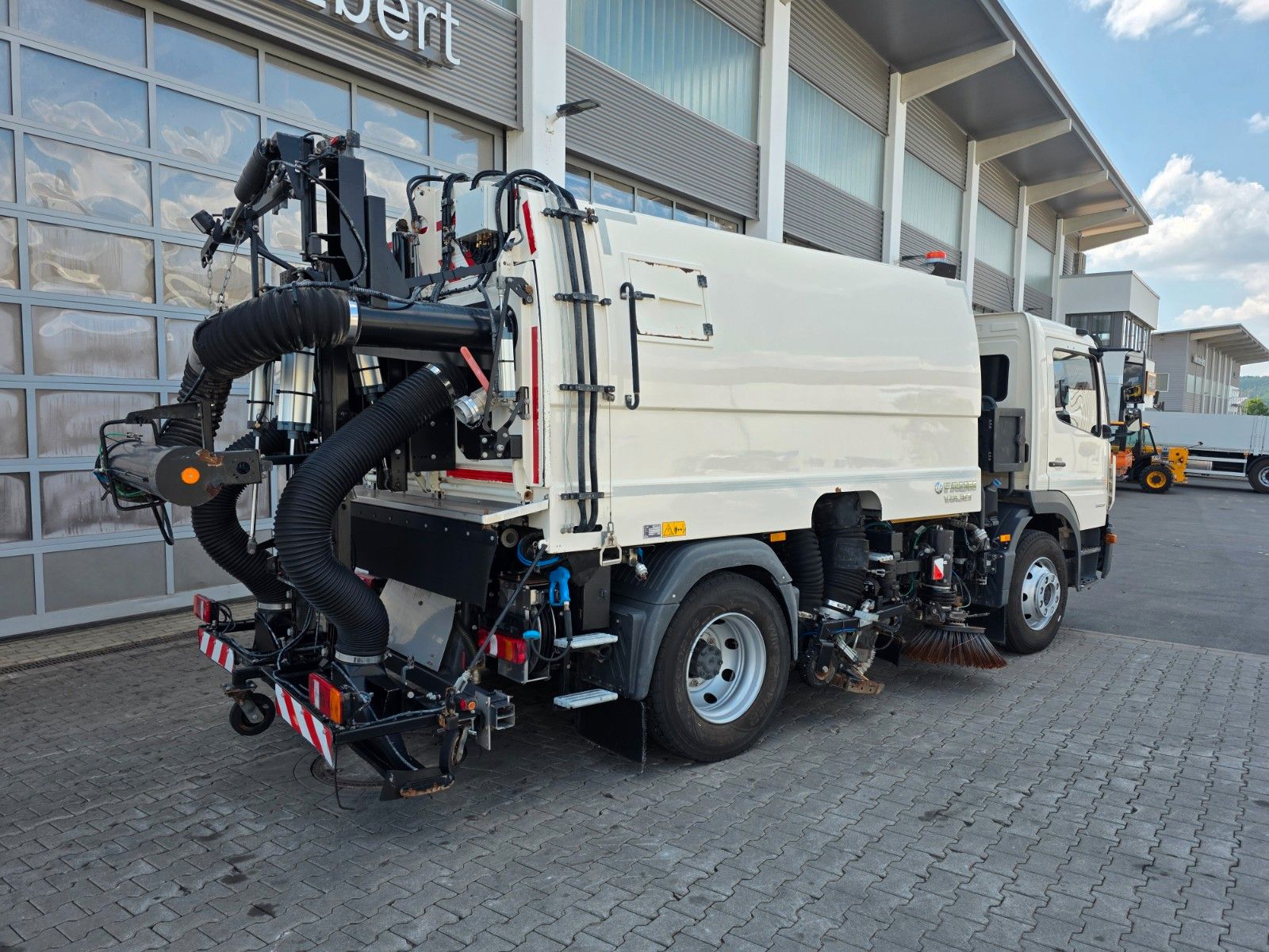 Fahrzeugabbildung Mercedes-Benz Atego 1323 LKO FAUN VIAJET 6 R H - Heckabsaugung