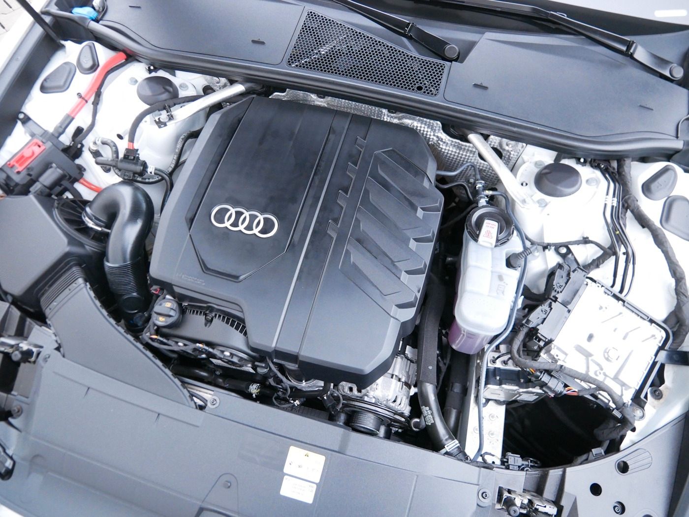 Fahrzeugabbildung Audi A6 Avant 2.0 quattro advanced NEU76T ACC LED KAM