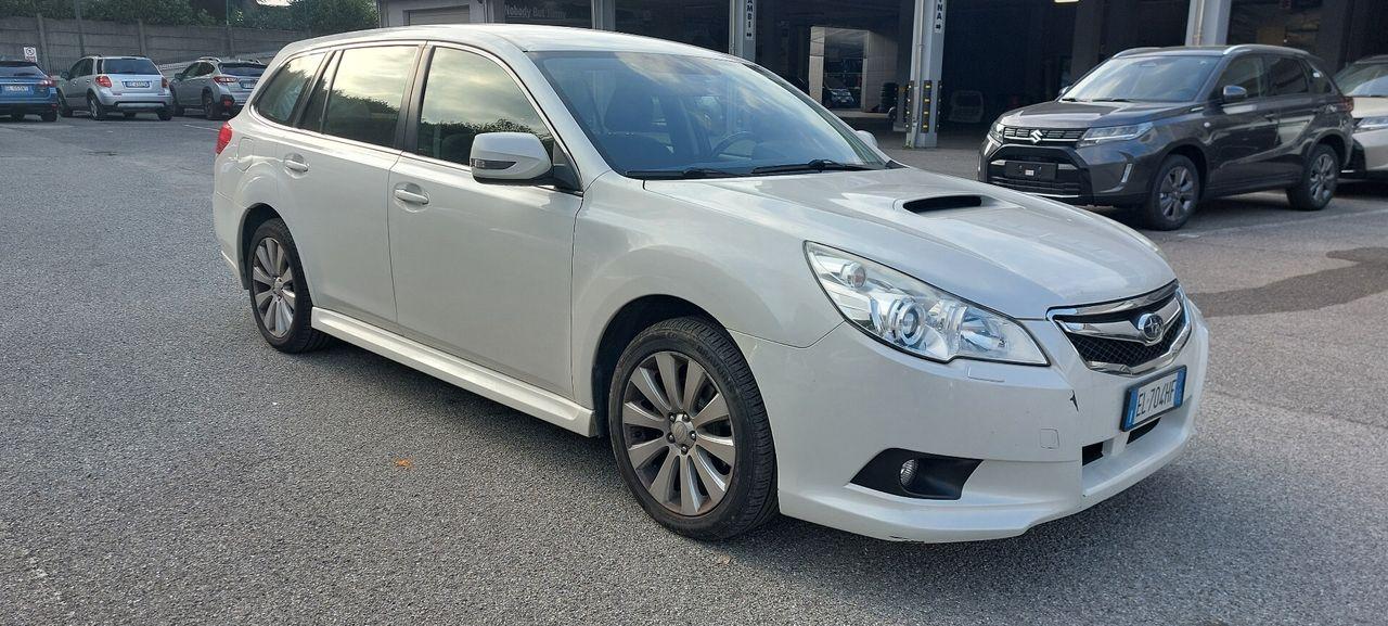 Subaru Legacy 2011 — interior