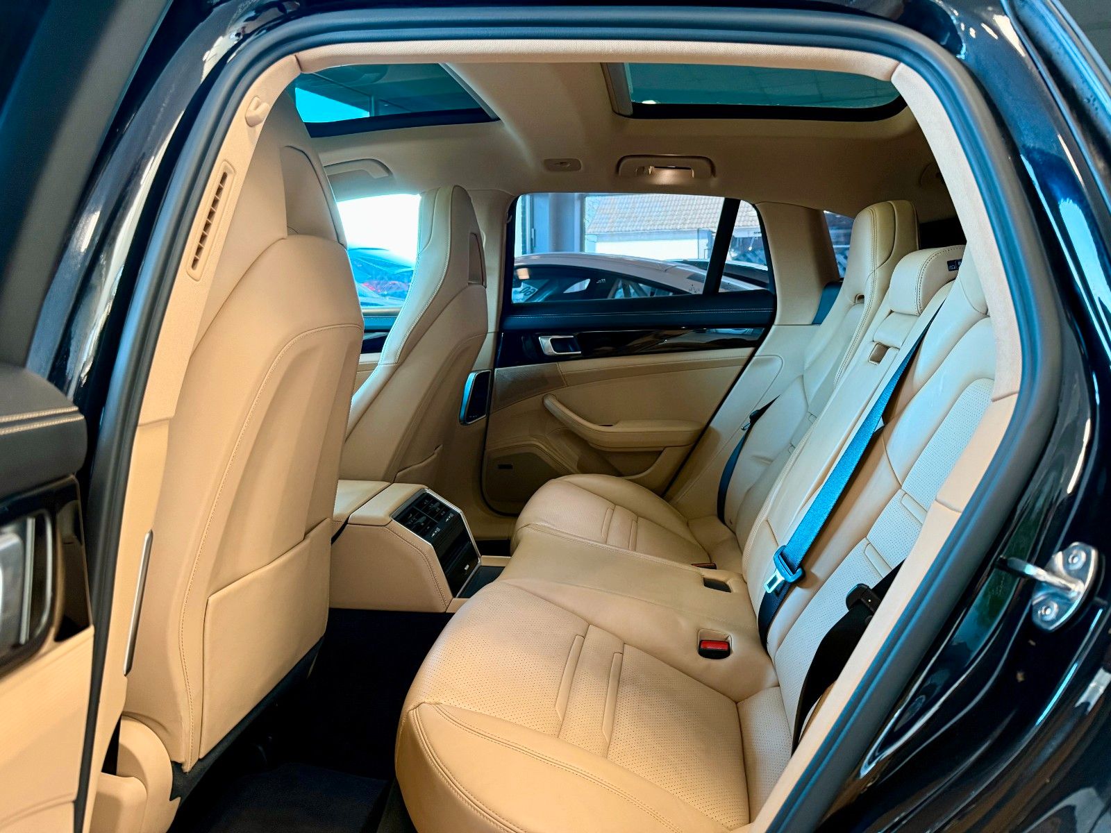 Fahrzeugabbildung Porsche Panamera 4S Sport Turismo ACC/Panorama/APPROVED