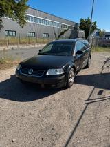 Volkswagen Passat Variant 2.3 V5 4motion Highline Variant - Volkswagen Passat Variant aus 2003