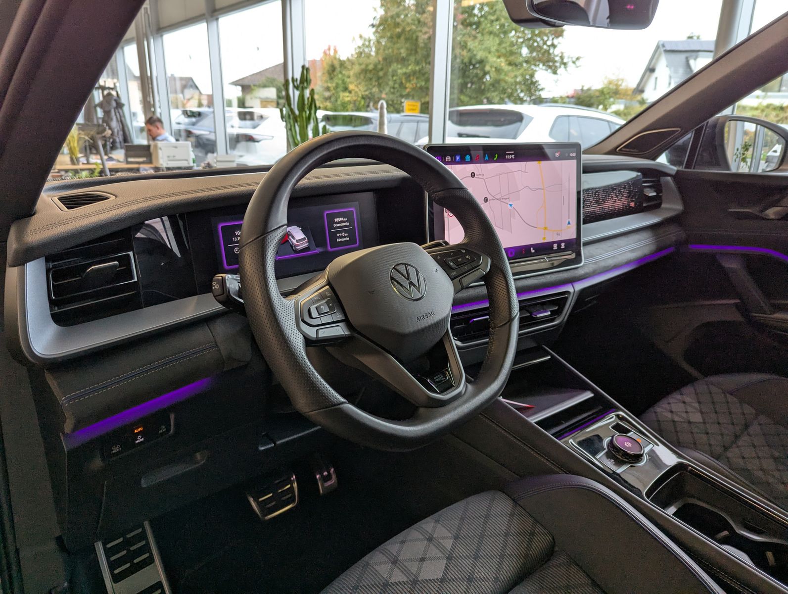 VW Tayron 2.0TDI 4M R-Line Launch Pano Black AHK 20 - Image 25