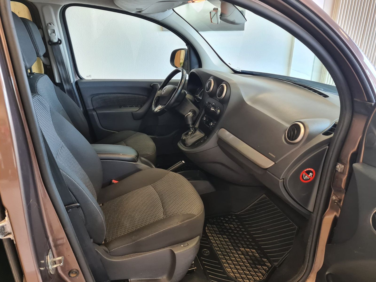 Fahrzeugabbildung Mercedes-Benz Citan Kombi 112 lang / KLIMA / 1. Hand