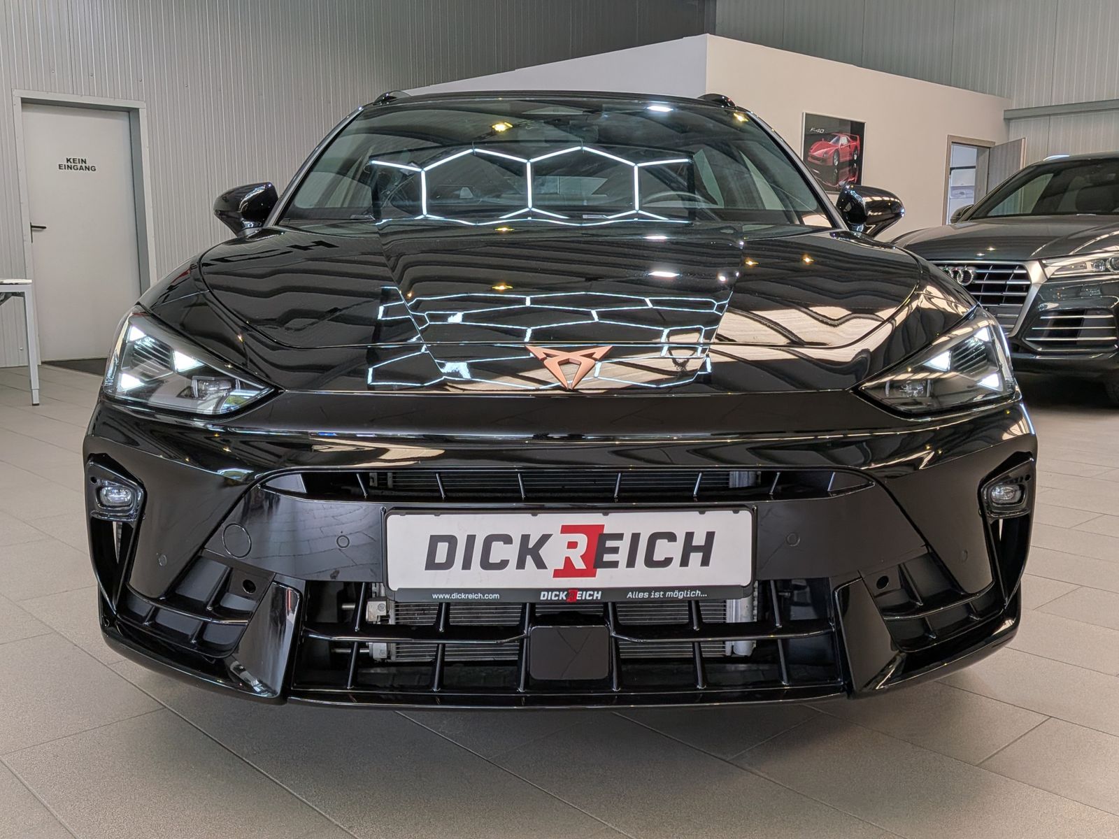 Fahrzeugabbildung CUPRA Leon 1.5 eTSI Dynamic-Edge-Paket AHK*PANO*CAM*18