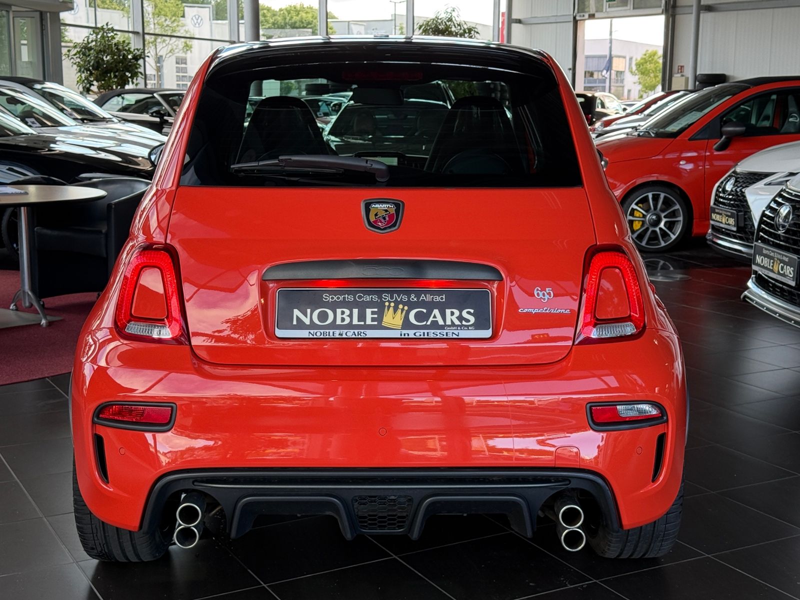 Fahrzeugabbildung Abarth 695 Competizione BEATS NAVI SABELT