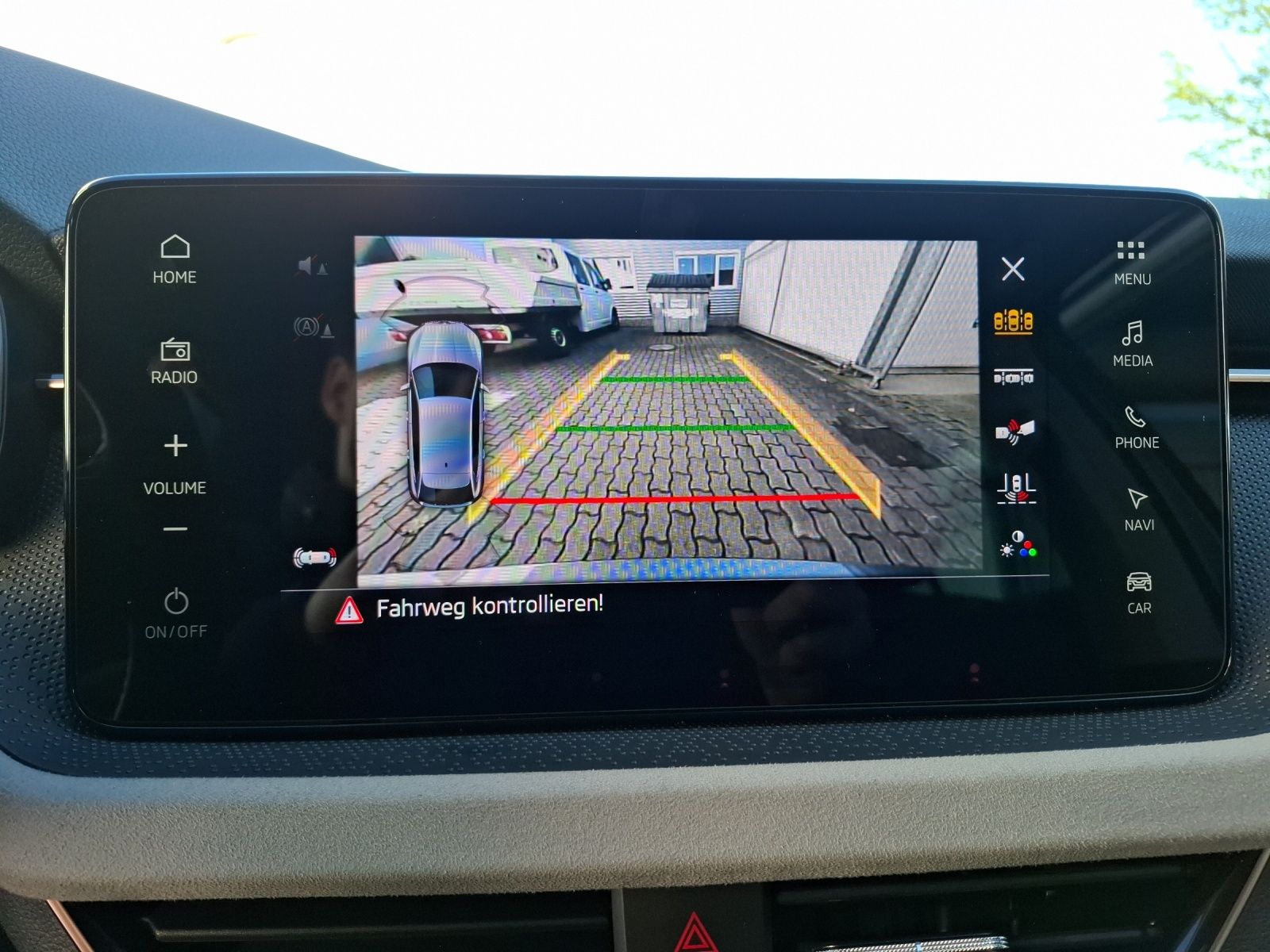 Fahrzeugabbildung SKODA Scala TSI Drive DSG Matrix Navi AID ACC RFK SH
