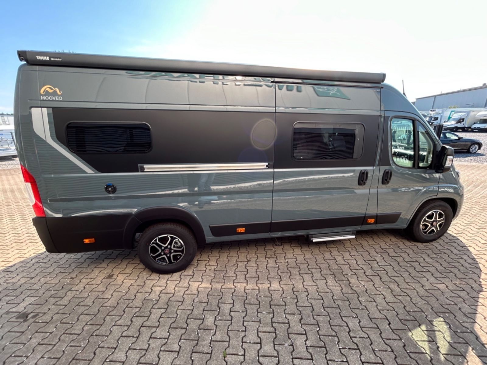 Fahrzeugabbildung Mooveo VAN 63 EB Prestige Autom. Solar Markise Combi 4D