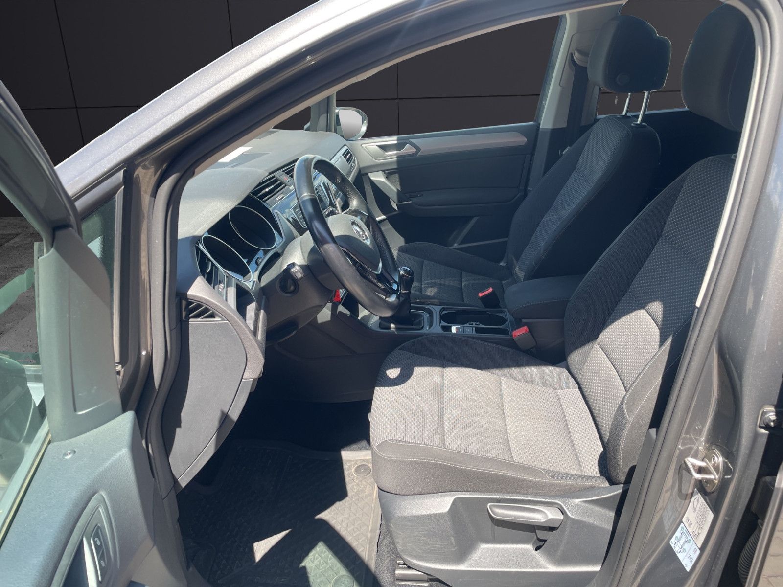 Fahrzeugabbildung Volkswagen Touran Comfortline AHK*Shzg*Tempo*Nebel