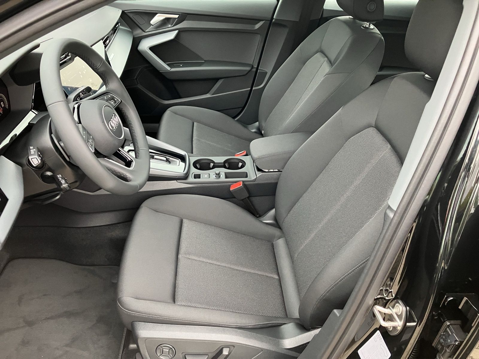 Fahrzeugabbildung Audi A3 Sportback TFSI advanced LED ACC NAVI RFK