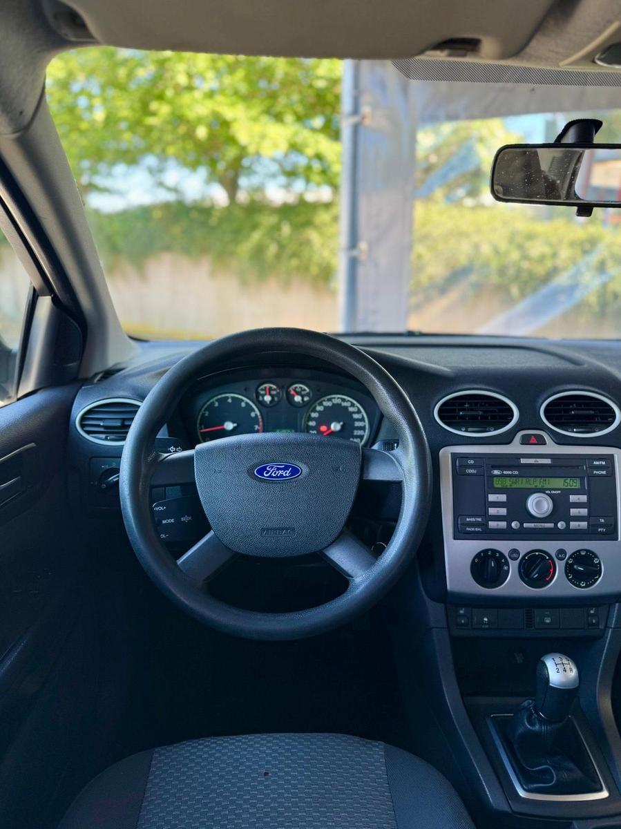 Ford Focus 2005 — photo 13
