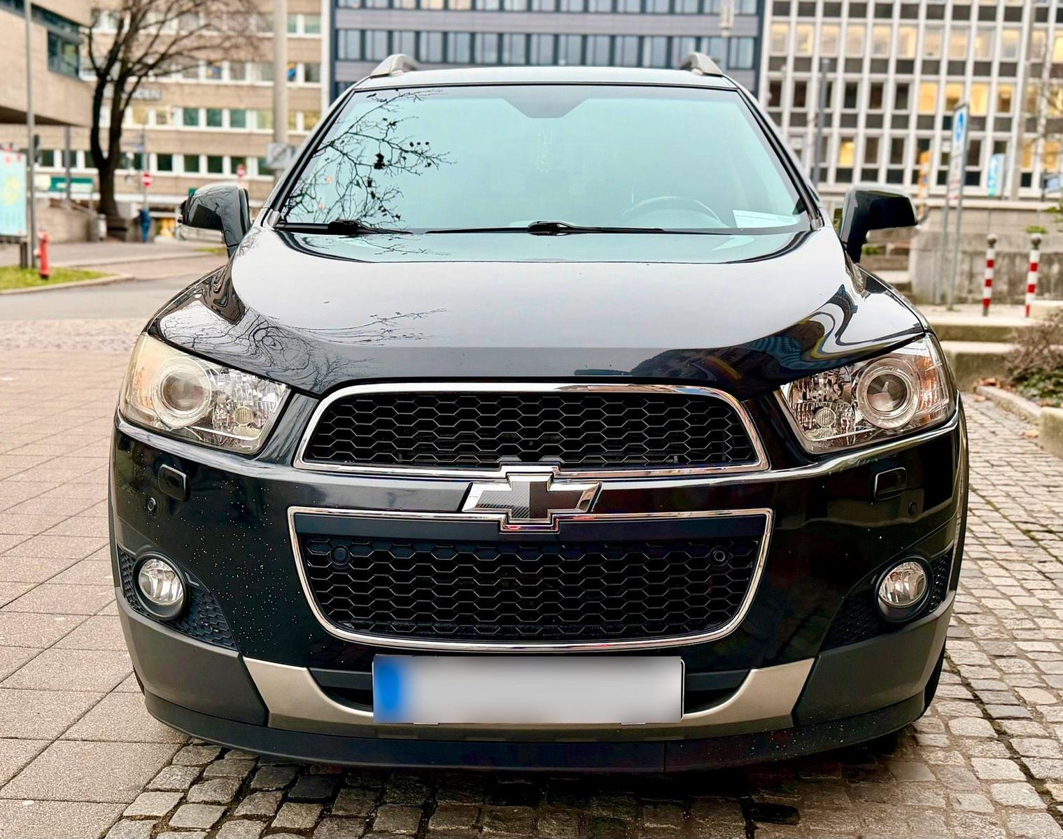 Chevrolet Captiva 2013 — interior