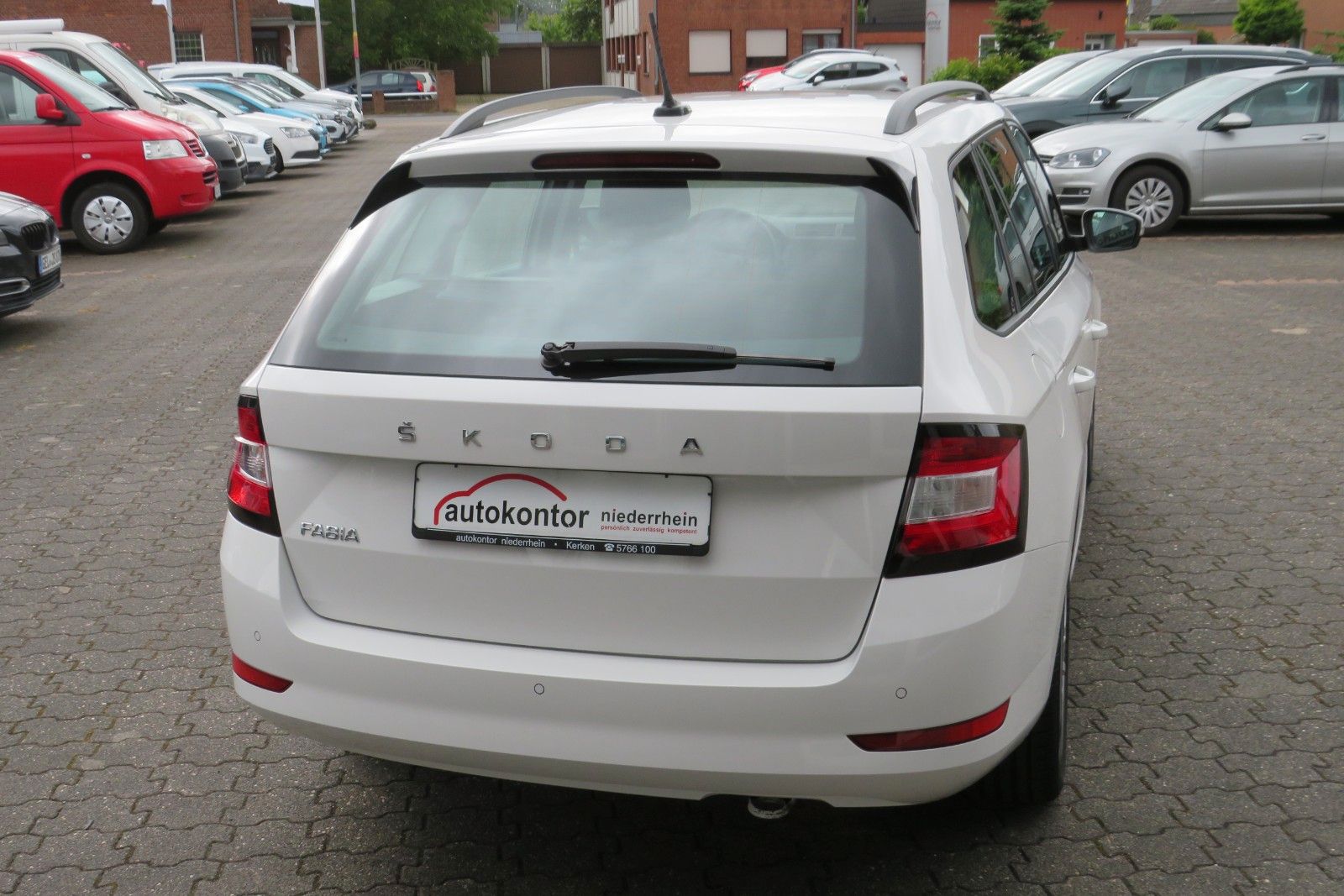 Fahrzeugabbildung SKODA Fabia Combi KLIMA SITZHEIZUNG PDC ALU 1.HAND