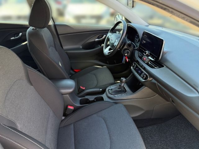 Fahrzeugabbildung Hyundai i30 cw Trend 1.5 T-GDI +KLIMA+NAVI+RFK+SHZ+UVM+