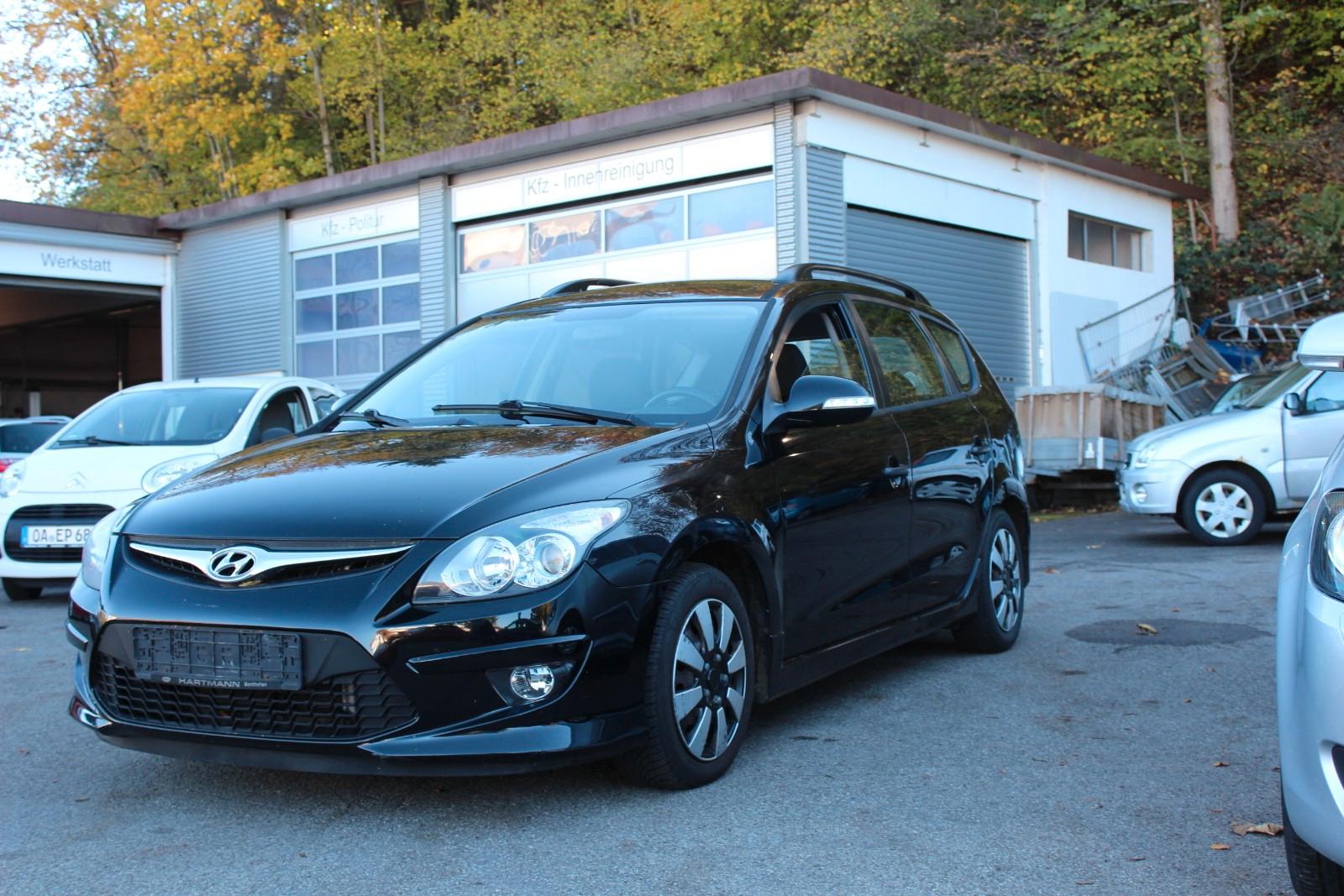 Hyundai i30 2012 — interior