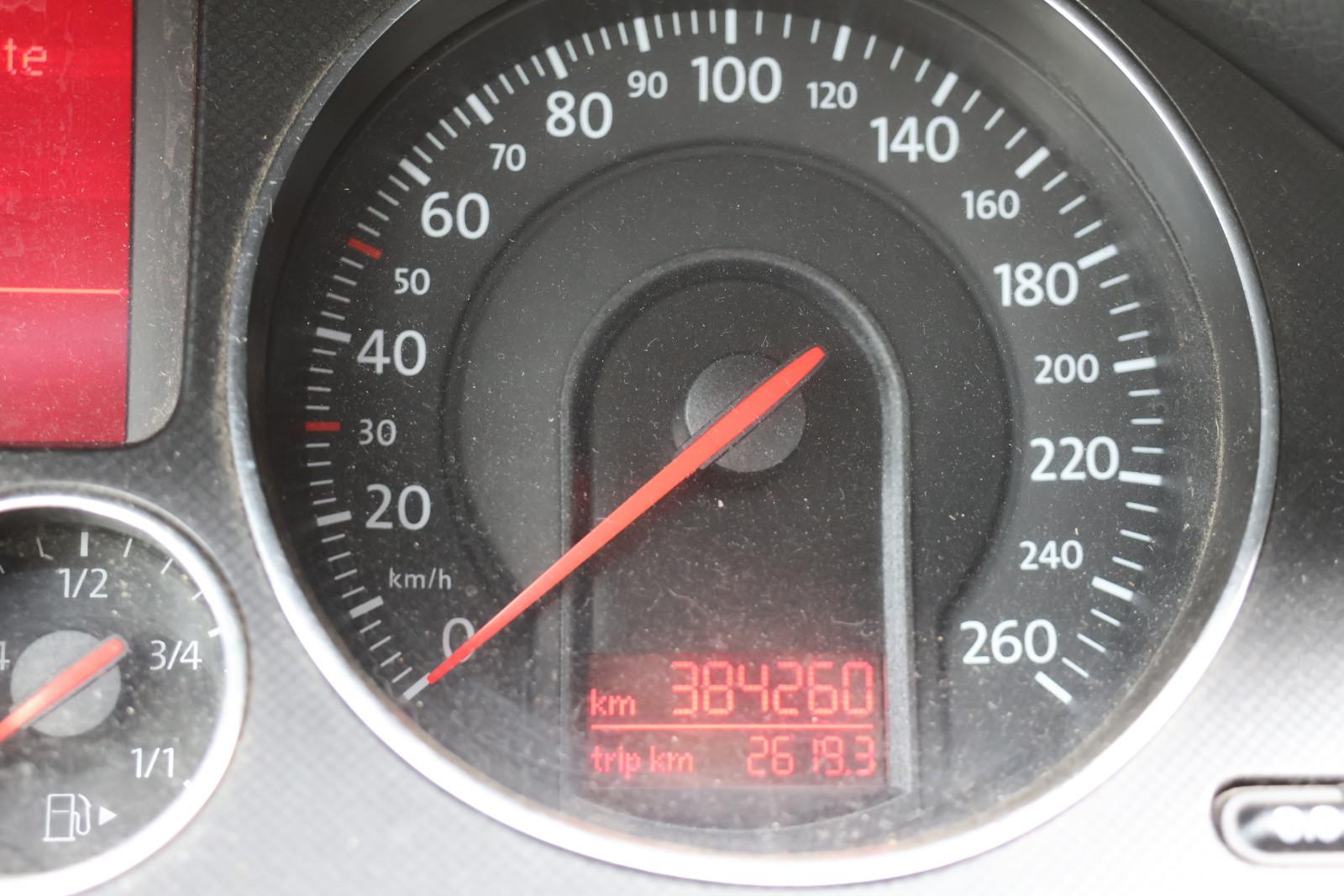 Volkswagen Passat 2006 — photo 19