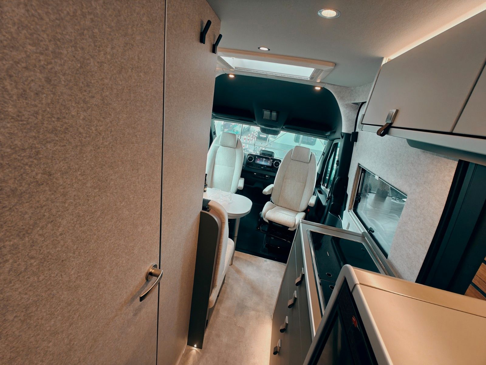 Fahrzeugabbildung HYMER / ERIBA / HYMERCAR GRAND CANYON S 4x4 MB 600 - NEU! MODELL 2025