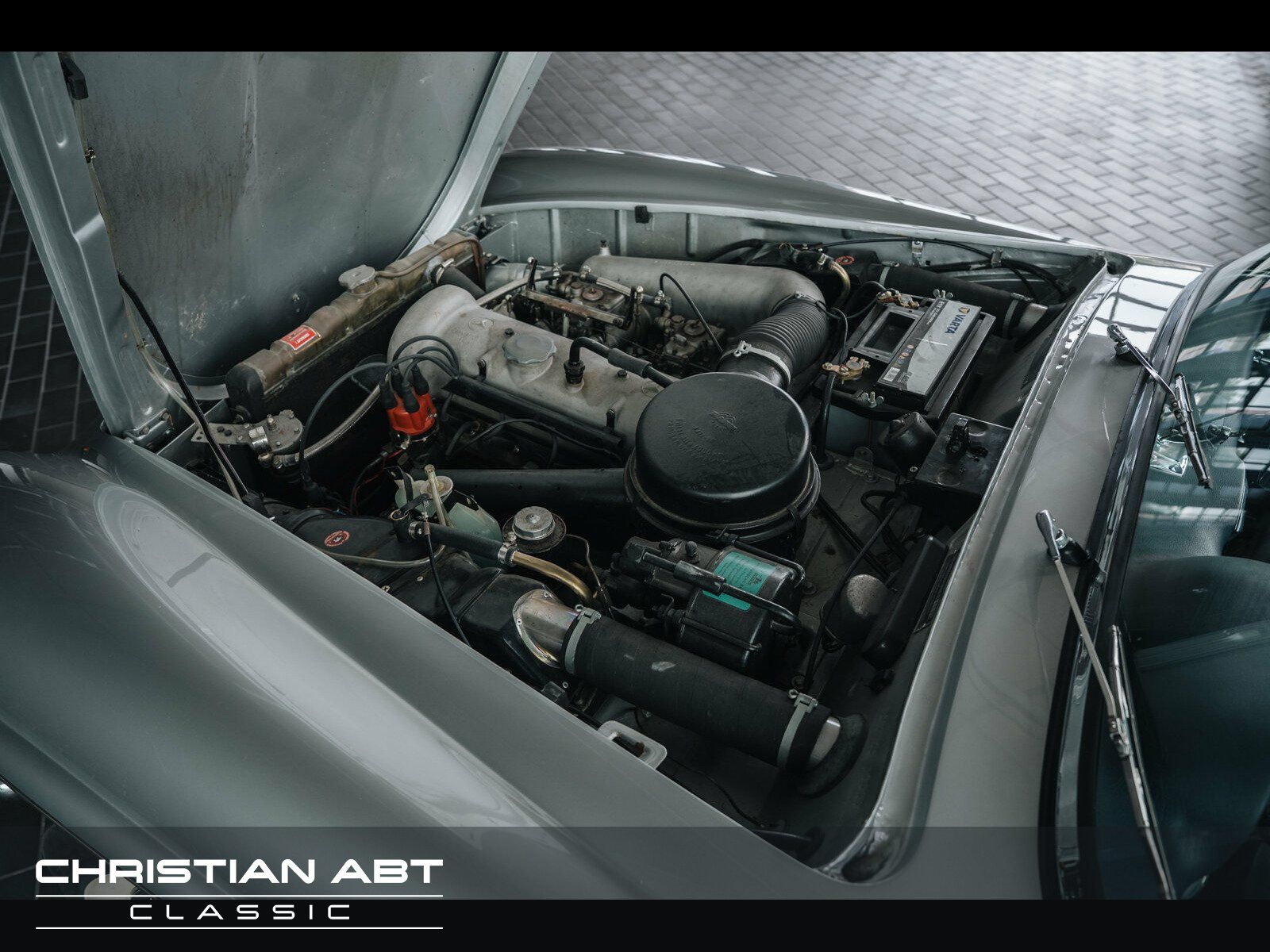 Fahrzeugabbildung Mercedes-Benz 190 SL Spanische Historische Kennzeichen