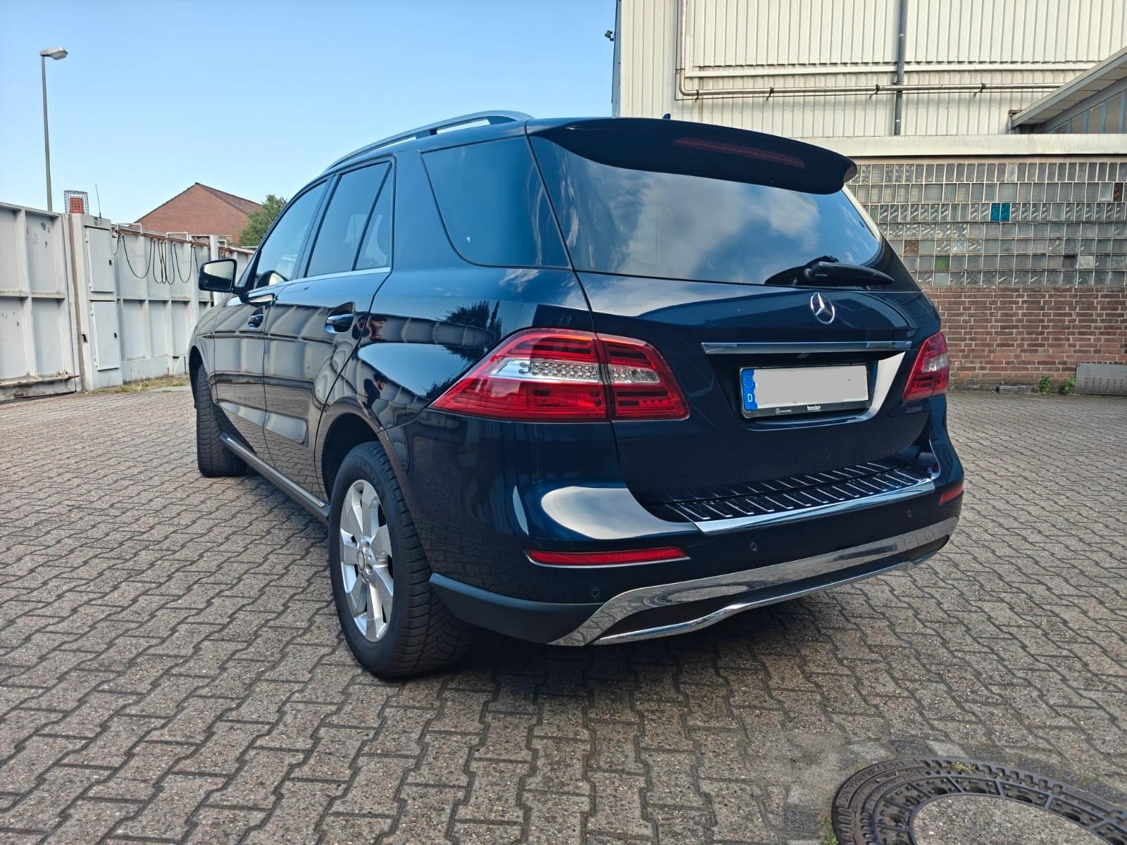 Mercedes-Benz ML350 BlueTEC 4MATIC-STH.-PANOR.D-AHK,VOLLEDER