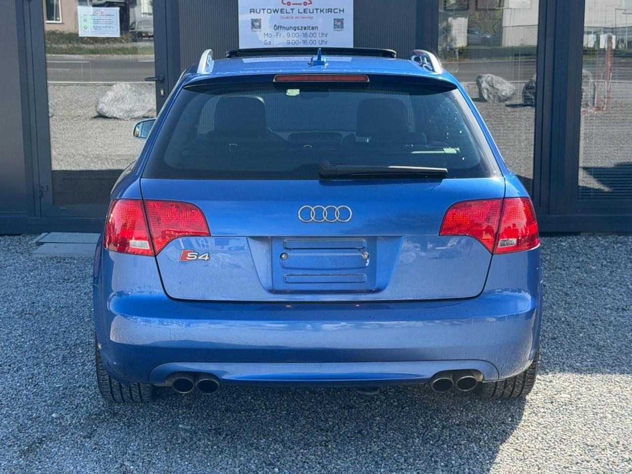 Audi S4 Avant 4.2 V8 344 ch BVM quattro / Toit ouvrant / Cuir / Sièges électriques à mémoire / Xénon