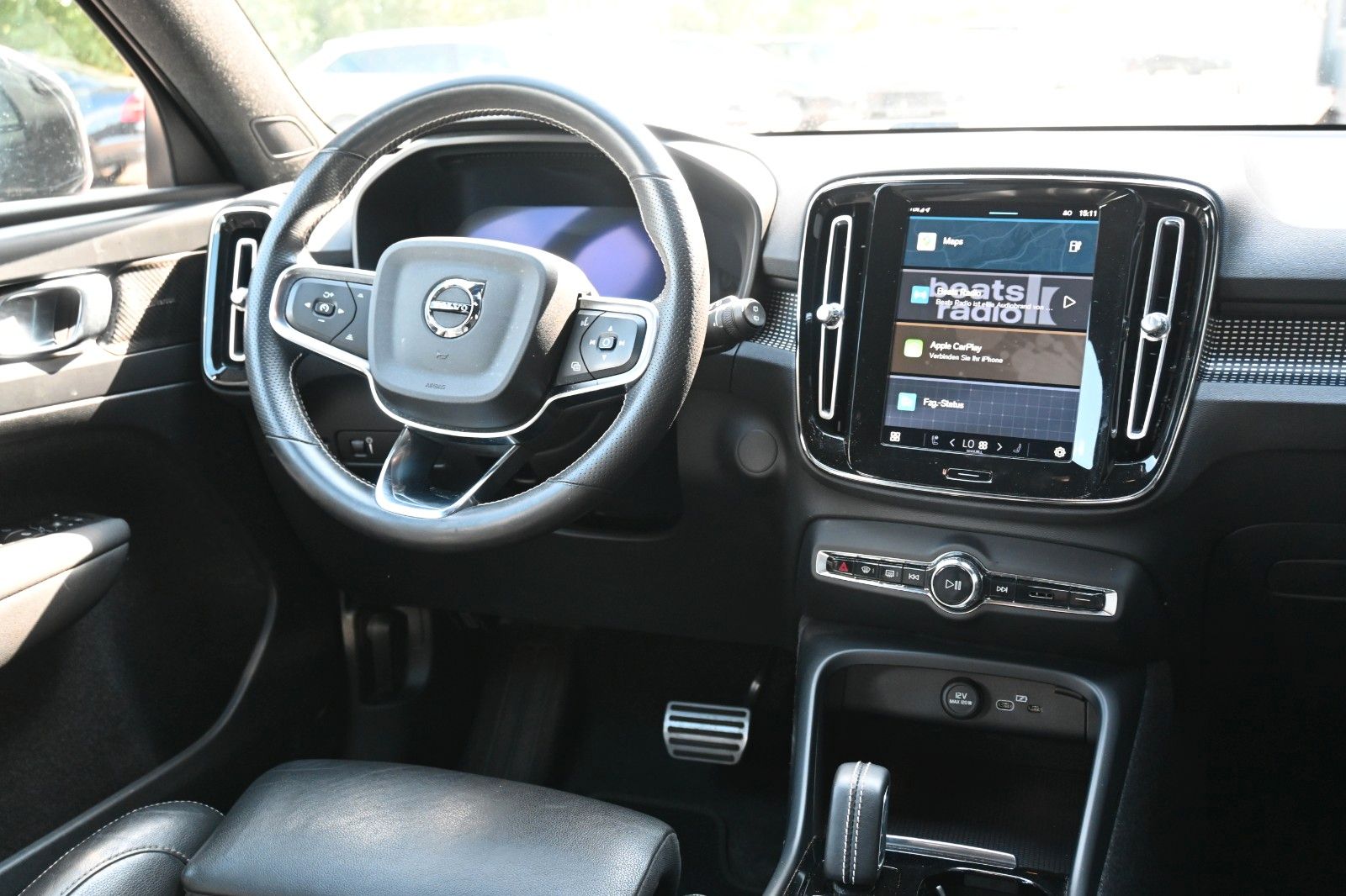 Fahrzeugabbildung Volvo XC40 BEV AWD R Design*H&K*FSHZG*RFK*WP*20Zoll*