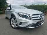 Mercedes-Benz GLA 180  Urban Xenon  Automatik Navi Anhänger - : Auto Anhänger
