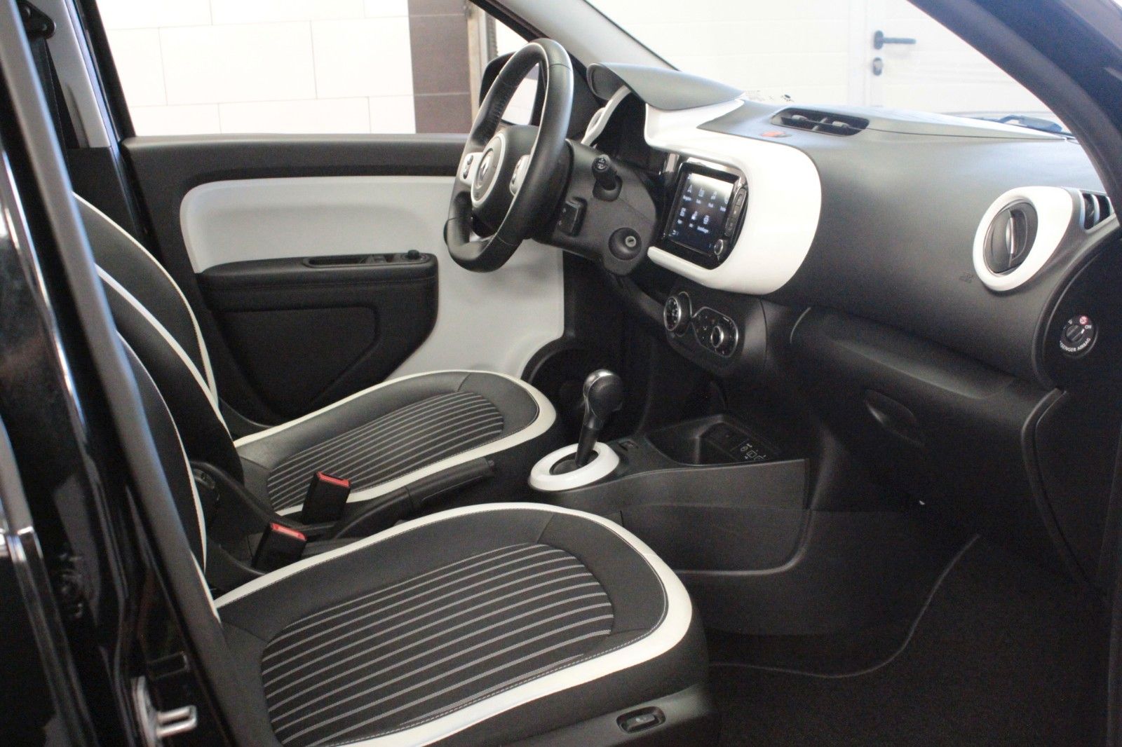 Fahrzeugabbildung Renault Twingo E-Tech 100% elektrisch*Plus Winterräder